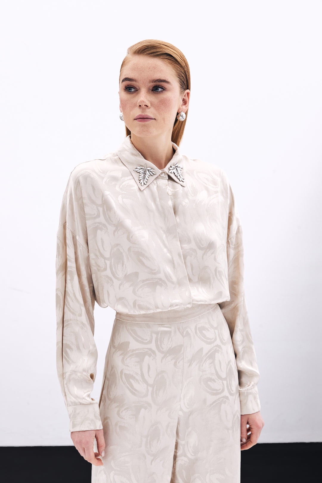 Sateen Chemise à motifs avec accessoire de col - Beige