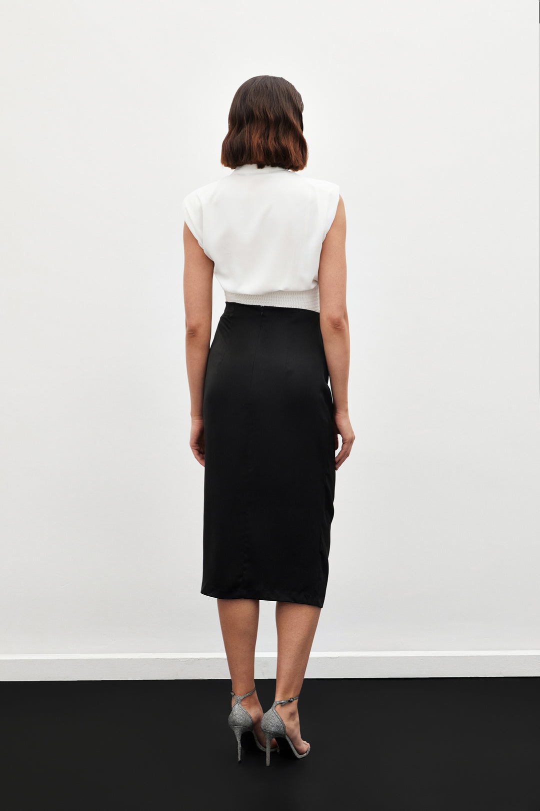 Sateen Blouse sans manches avec accessoire de col - Écru