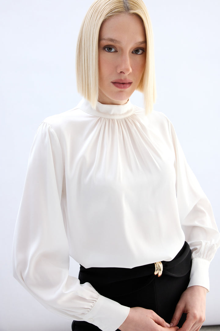 Sateen Blouse en satin avec détail au col - Écru