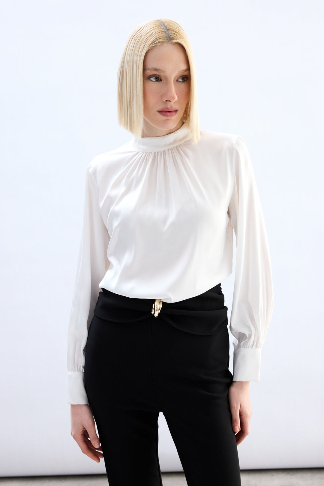 Sateen Blouse en satin avec détail au col - Écru