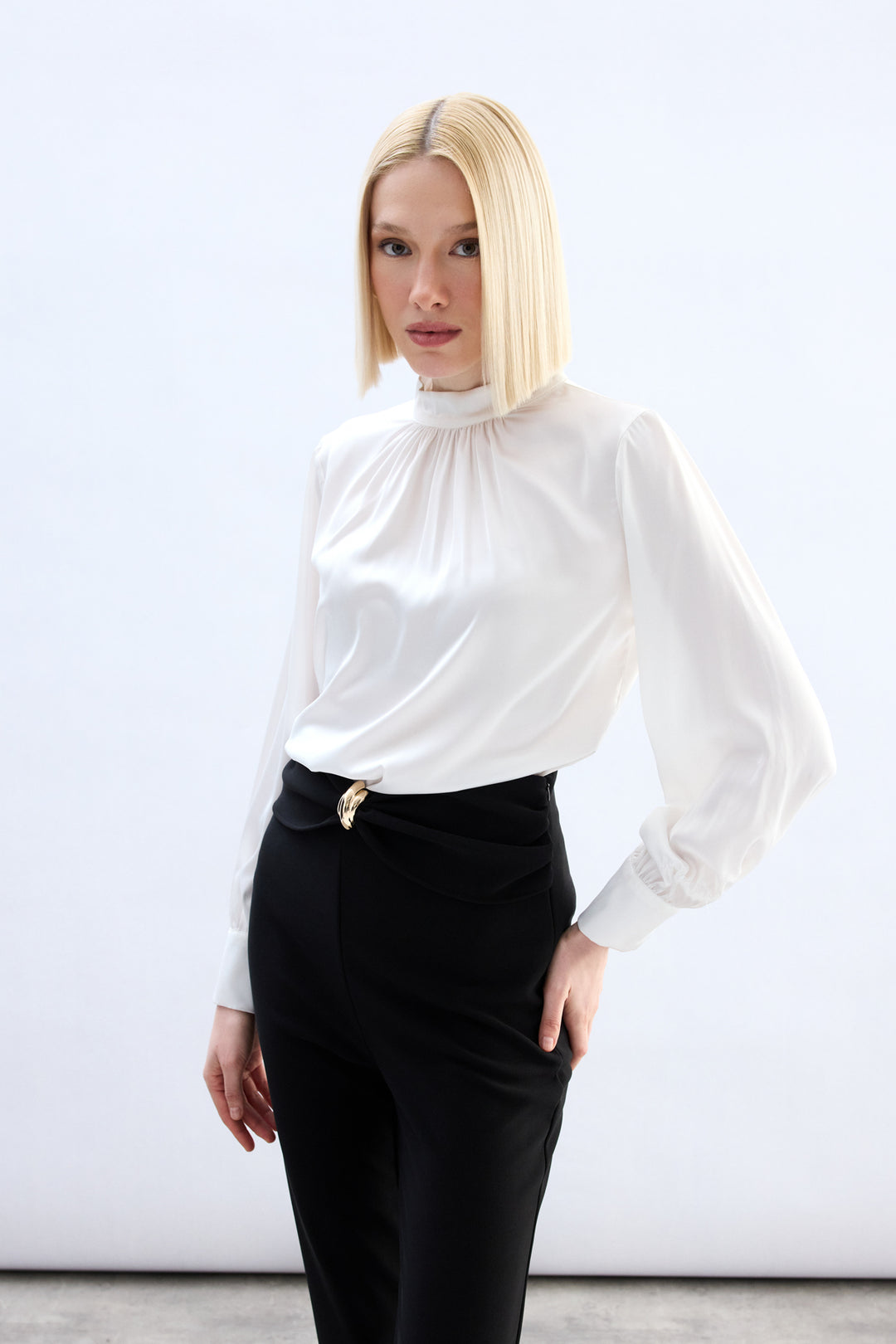 Sateen Blouse en satin avec détail au col - Écru