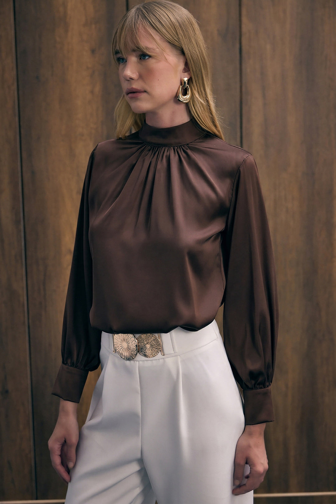 Sateen Blouse en satin avec détail au col - Marron