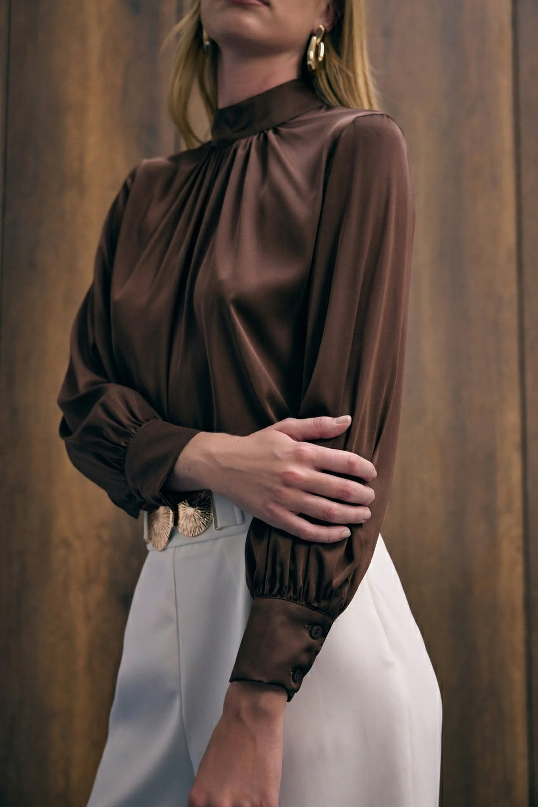 Sateen Blouse en satin avec détail au col - Marron