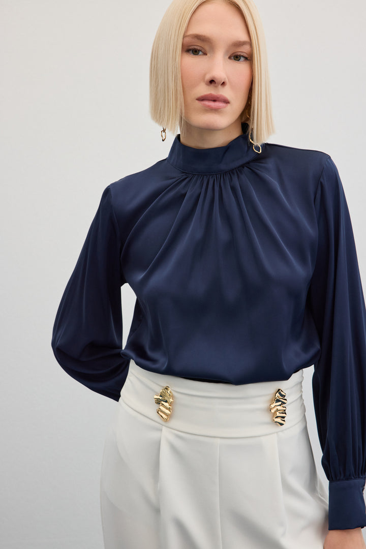 Sateen Blouse en Satin avec Détail de Col - Bleu marine