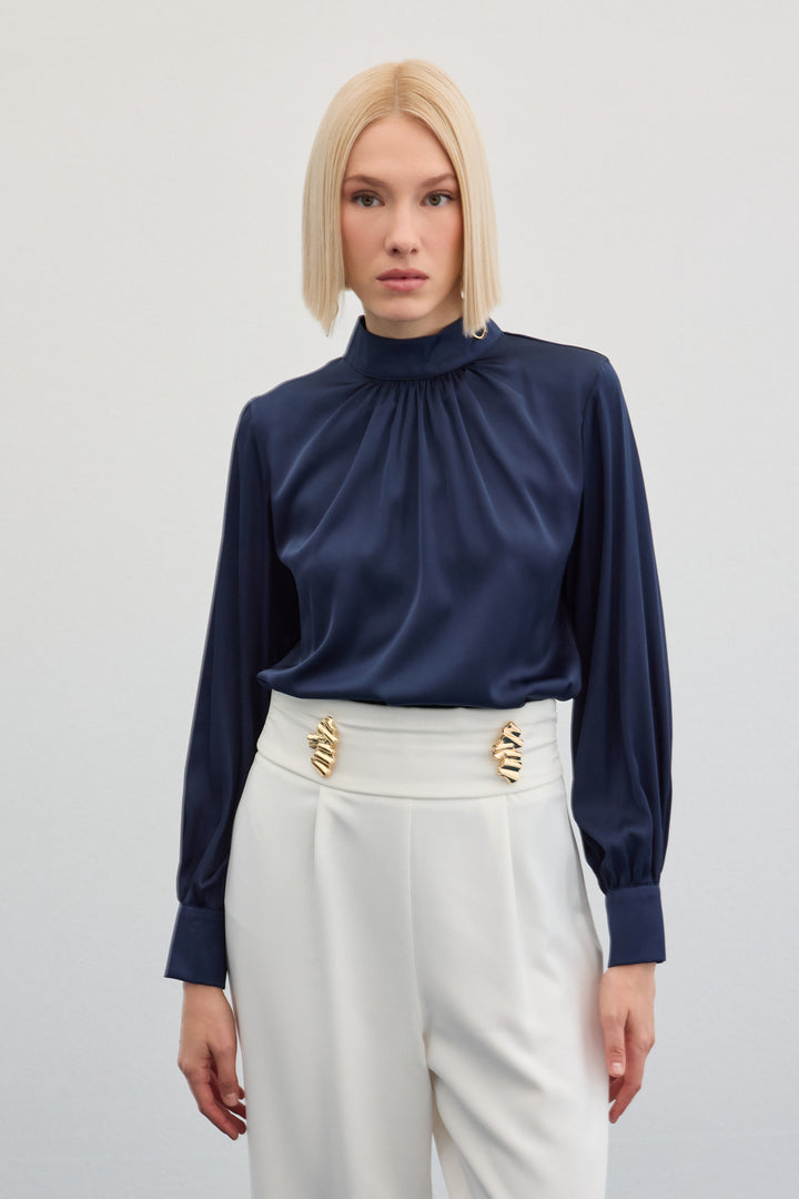 Sateen Blouse en Satin avec Détail de Col - Bleu marine