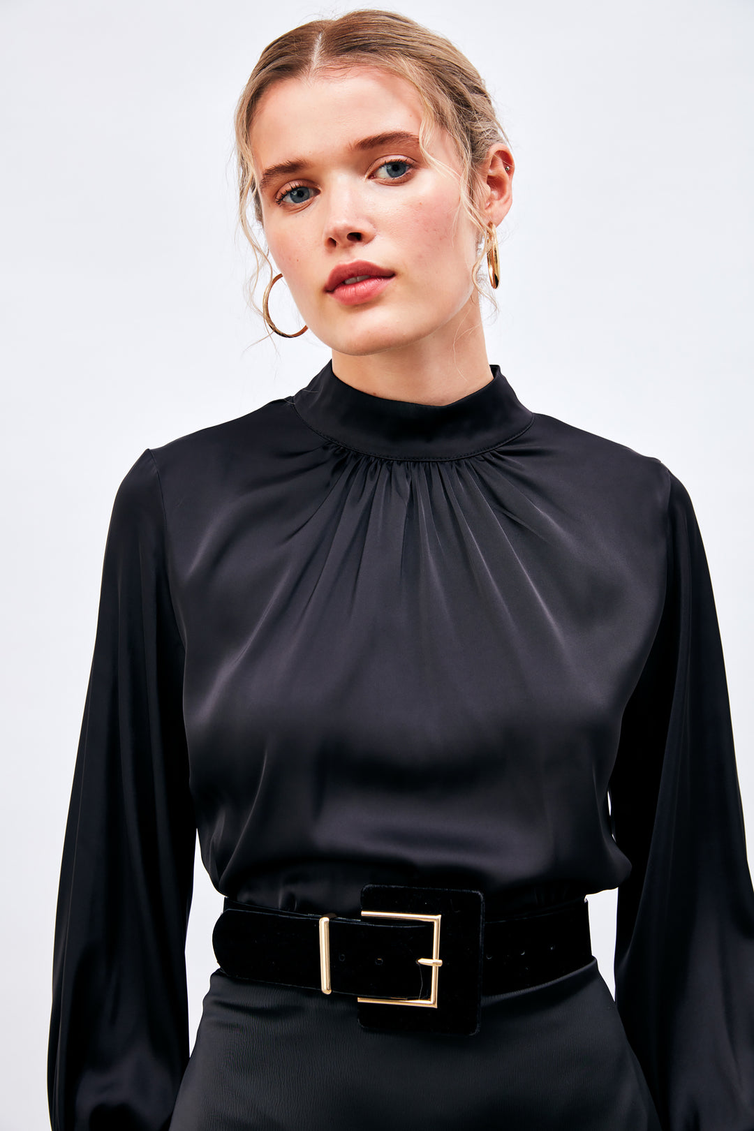 Sateen Blouse en Satin avec Détails au Col - Noir