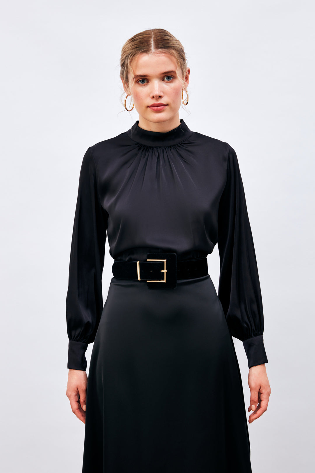 Sateen Blouse en Satin avec Détails au Col - Noir