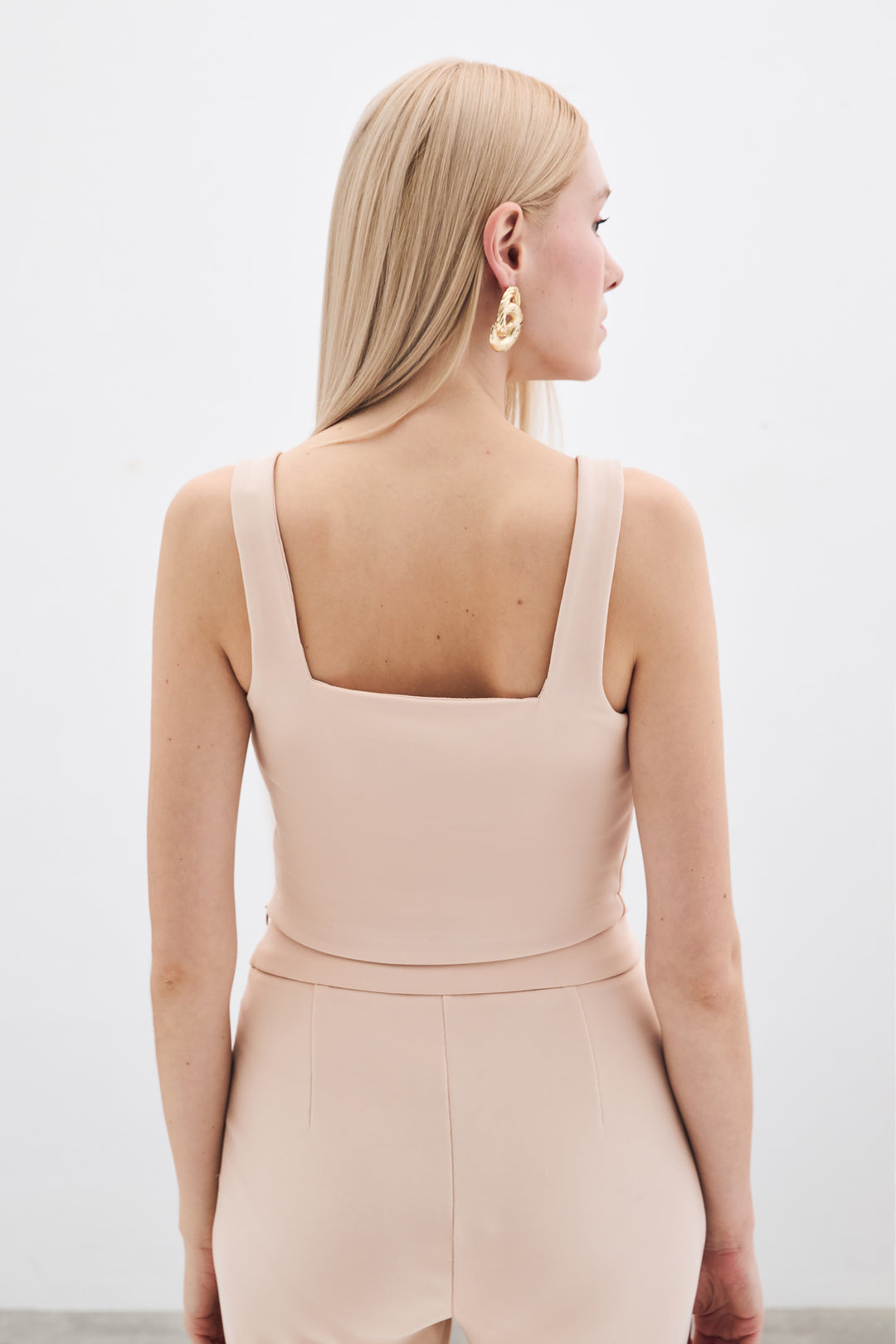 Sateen Blouse avec accessoire doré au col - Beige