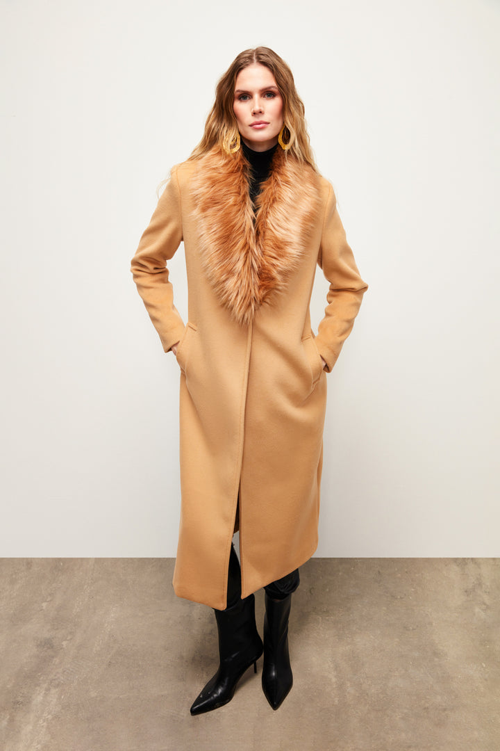 Sateen Manteau long avec col en fourrure - camel