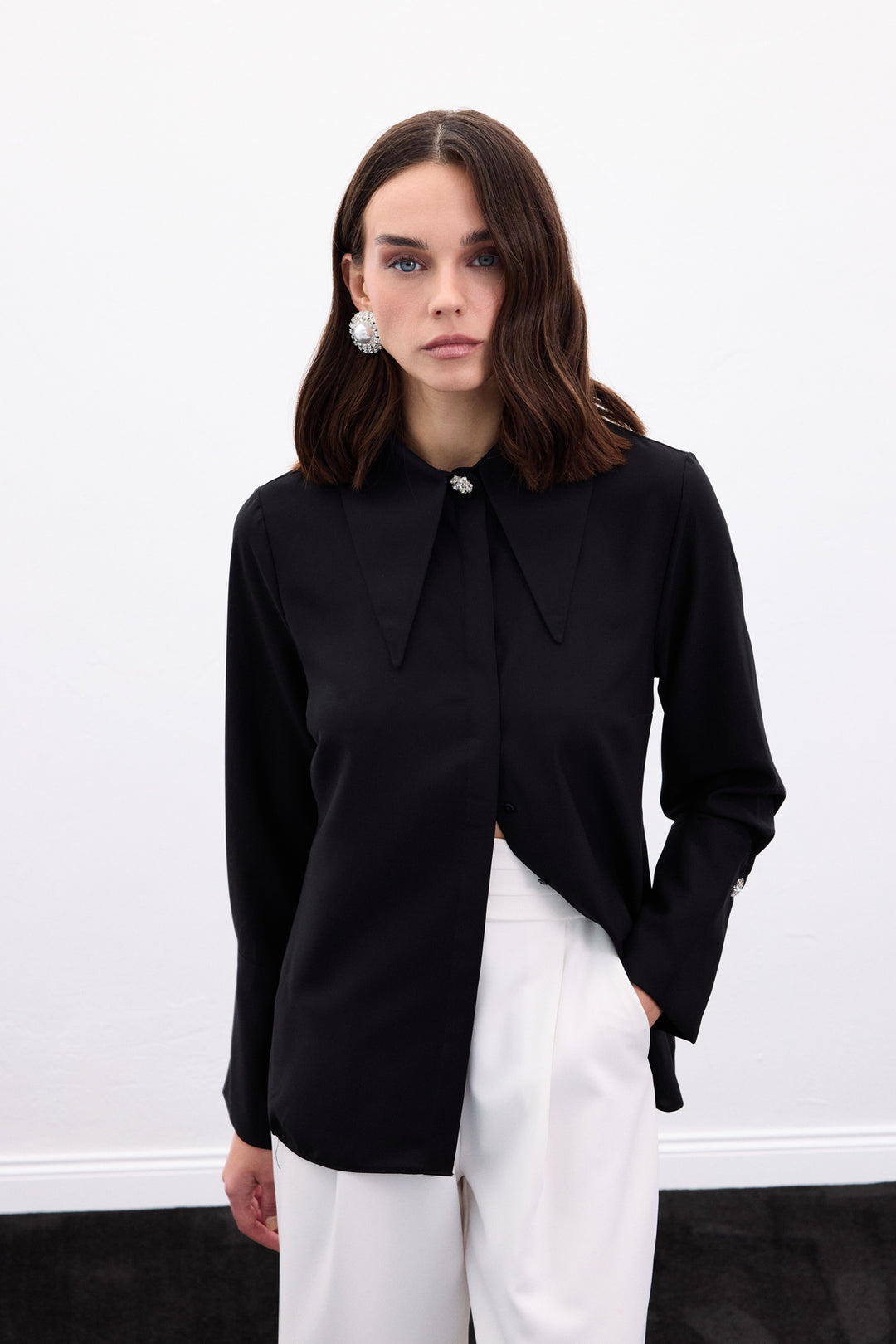 Sateen Chemise avec Accessoires au Col et aux Poignets - Noir