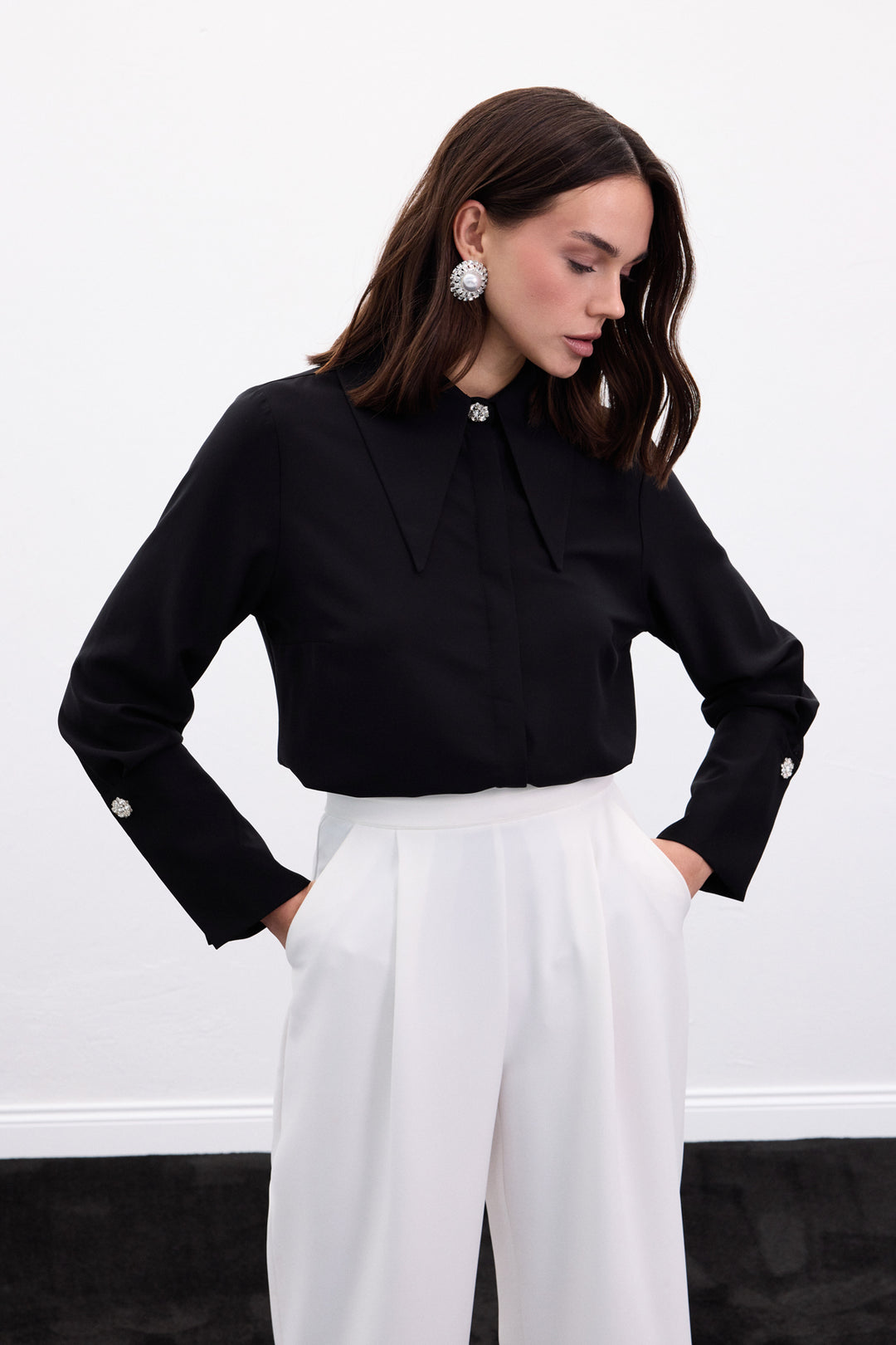 Sateen Chemise avec Accessoires au Col et aux Poignets - Noir