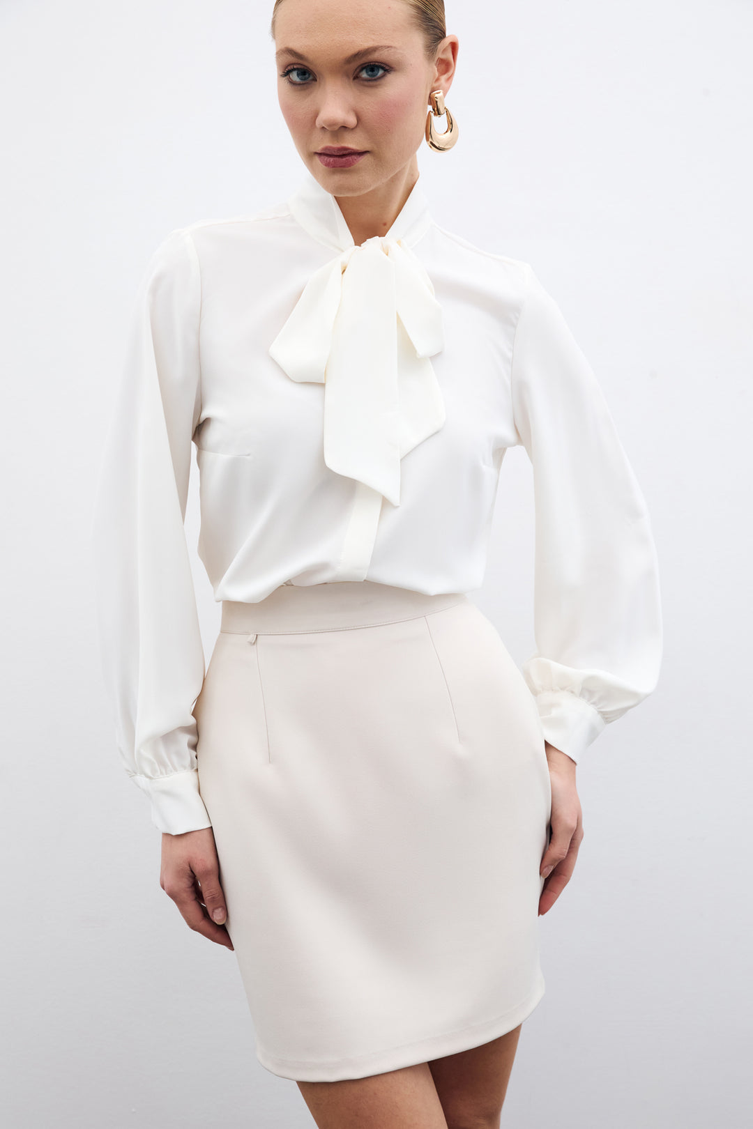 Sateen Chemise unie à col noué - Écru