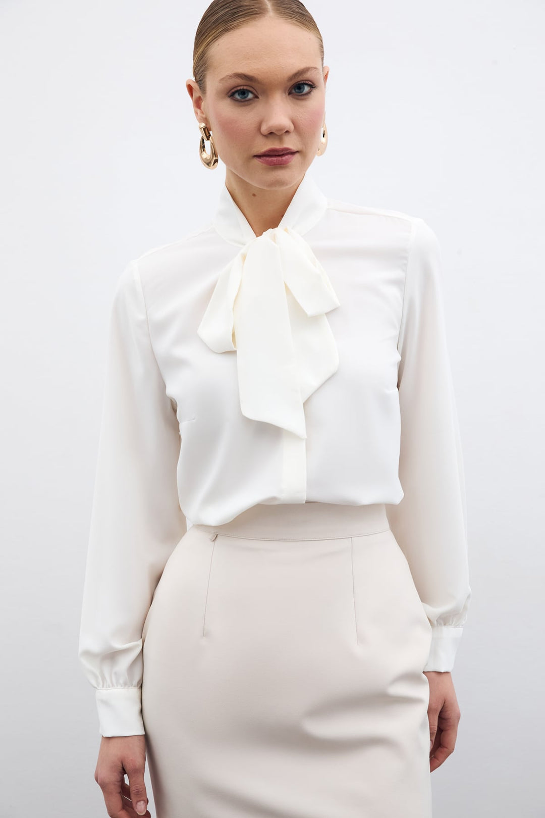 Sateen Chemise unie à col noué - Écru