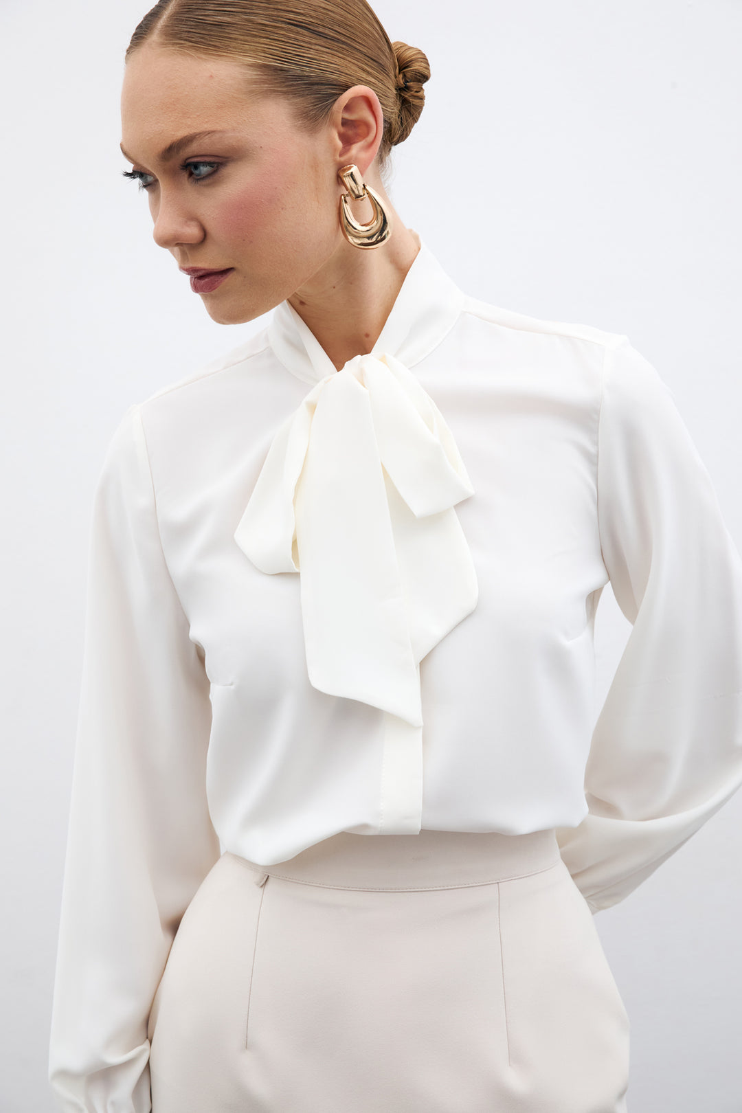 Sateen Chemise unie à col noué - Écru