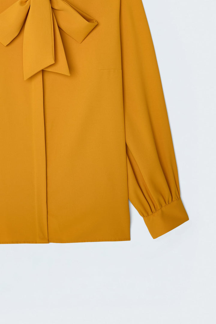 Sateen Chemise unie à col noué - Moutarde