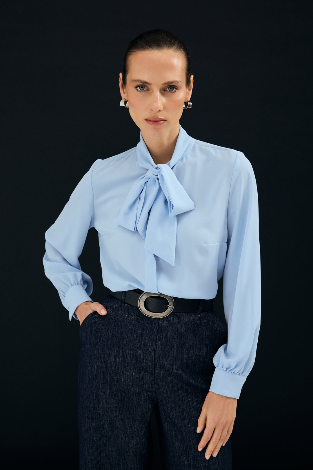 Sateen Chemise simple à col noué - Bleu