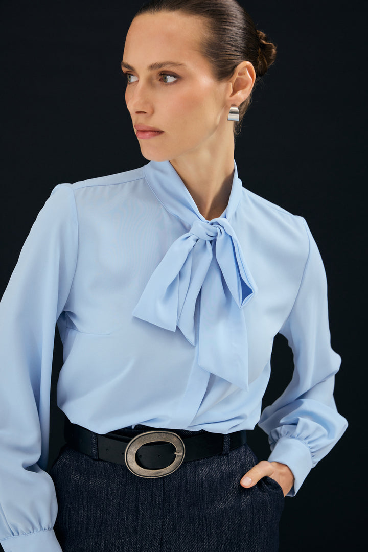 Sateen Chemise simple à col noué - Bleu