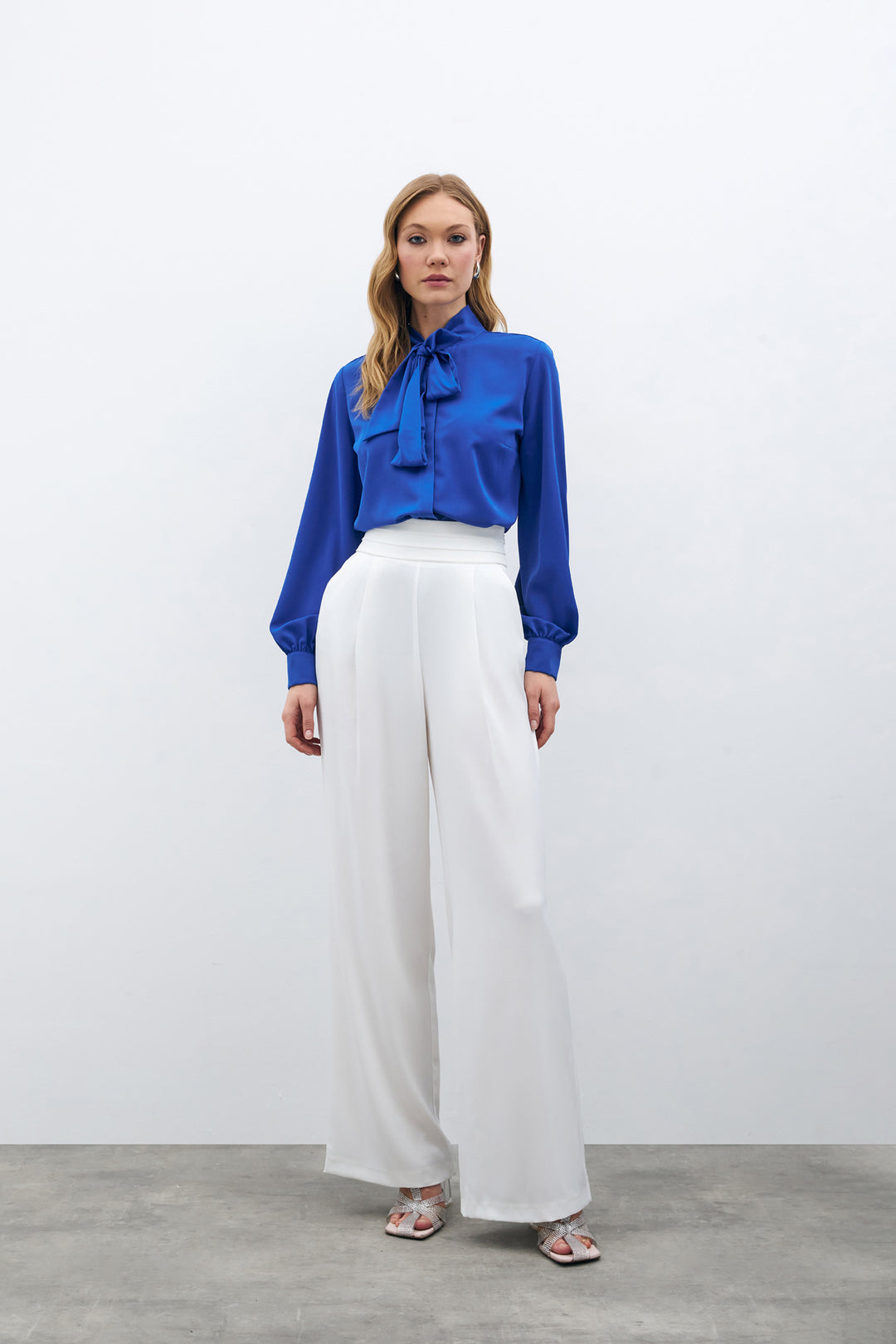 Sateen Chemise unie à col noué - sax Bleu