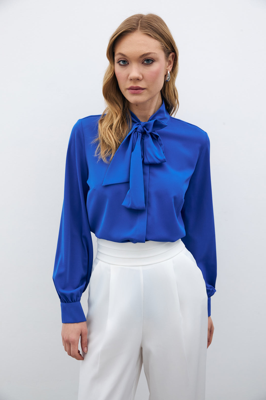Sateen Chemise unie à col noué - sax Bleu