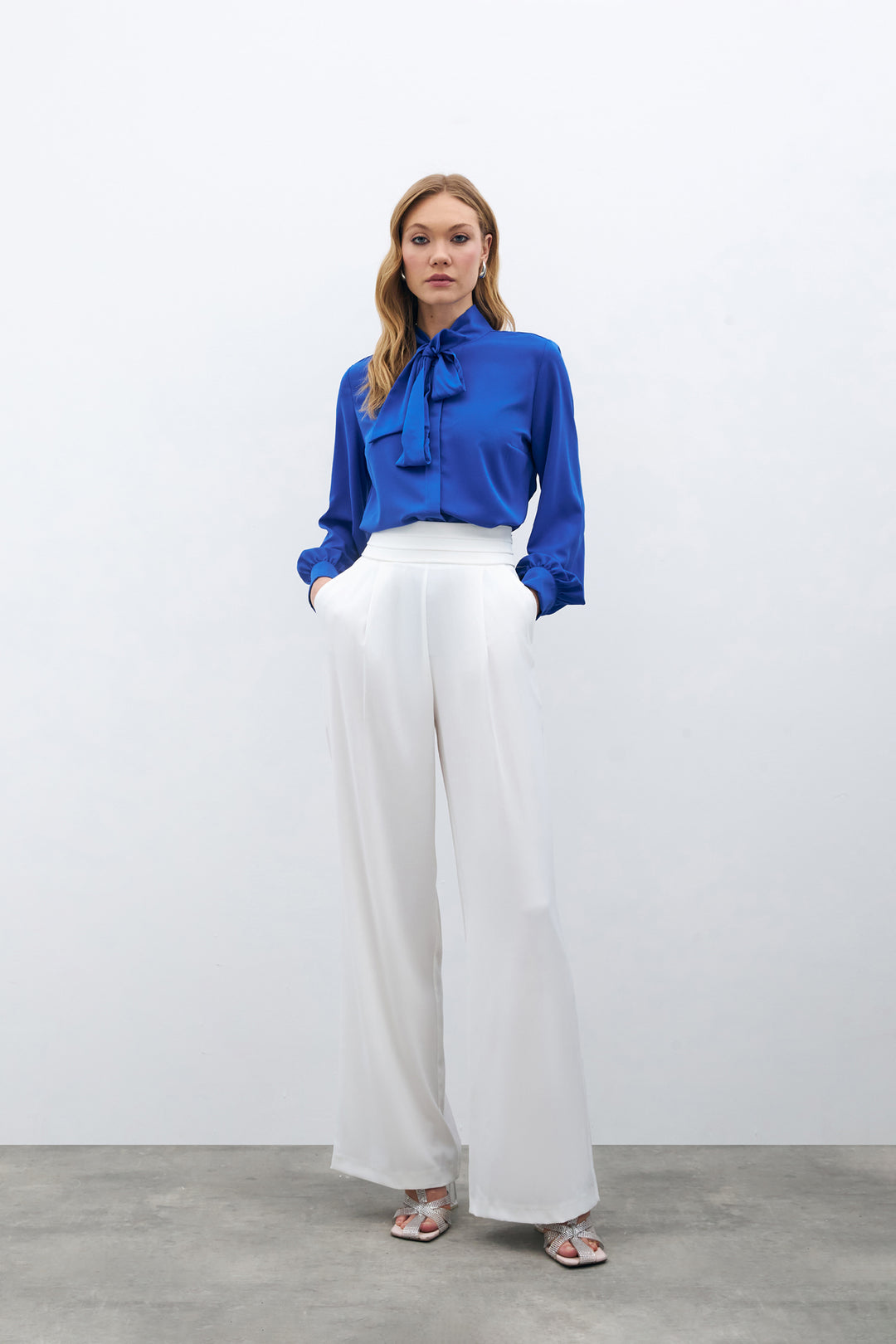 Sateen Chemise unie à col noué - sax Bleu