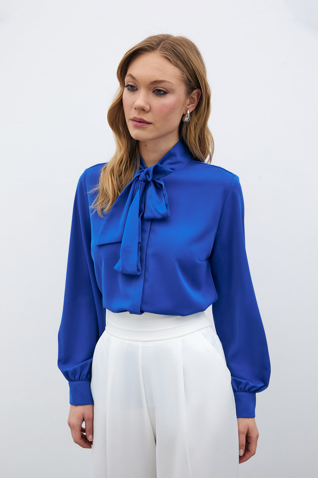 Sateen Chemise unie à col noué - sax Bleu