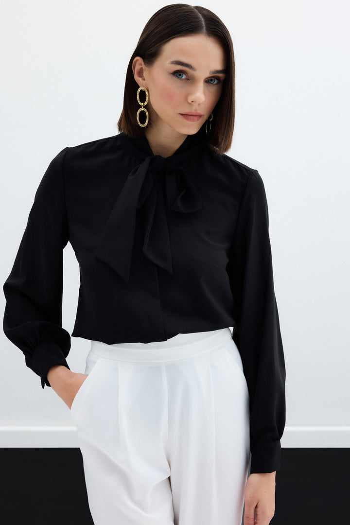 Sateen Chemise unie à col noué - Noir