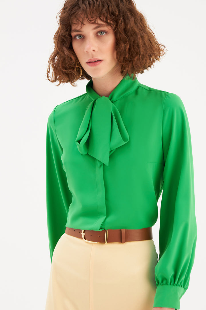 Sateen Chemise unie à col noué - Vert