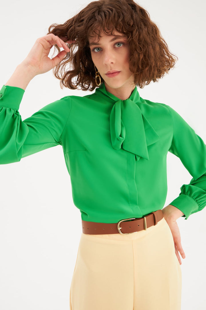Sateen Chemise unie à col noué - Vert