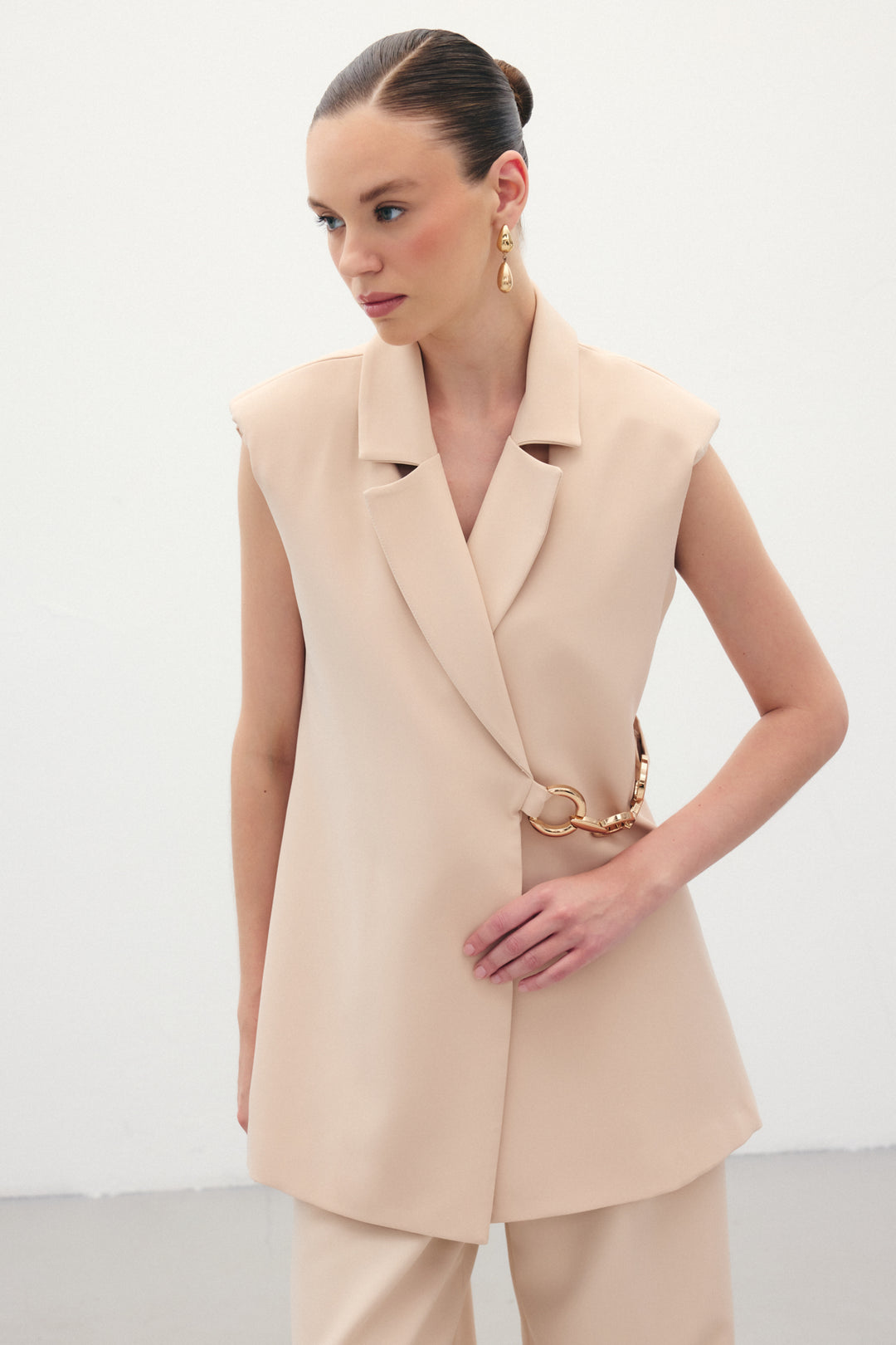 Sateen Gilet Long avec Accessoire Latéral - Beige