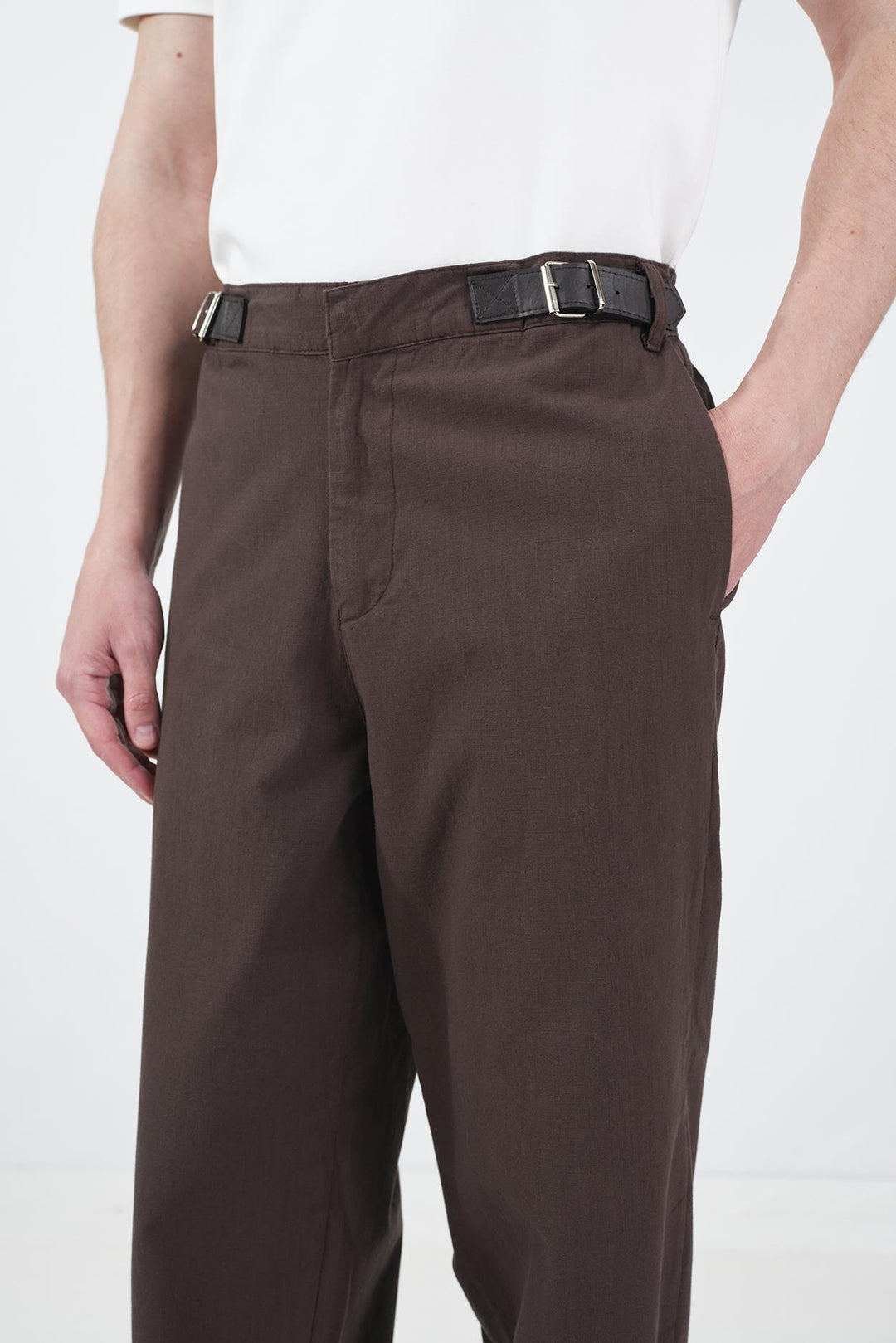 Giesto Pantalon en lin marron avec détail de ceinture latérale - Marron