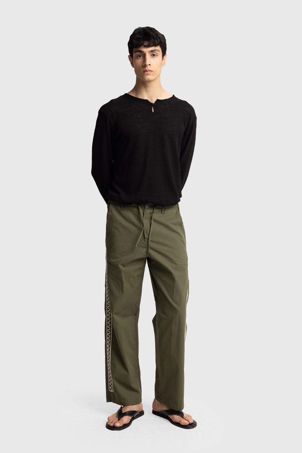 Giesto Pantalon en popeline avec broderies sur les côtés - Kaki