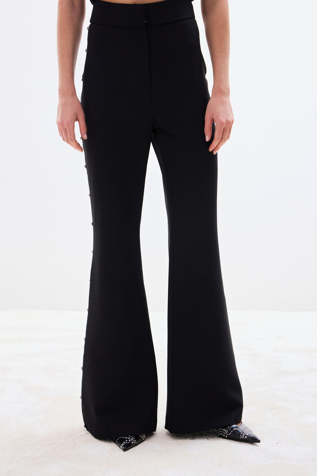 Sateen Pantalon avec accessoires en perles sur les côtés - Noir