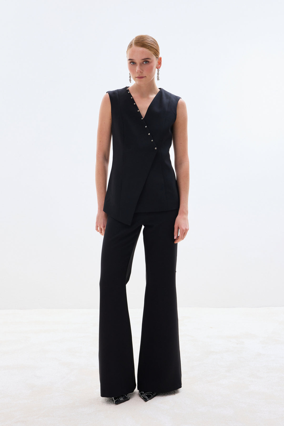 Sateen Pantalon avec accessoires en perles sur les côtés - Noir