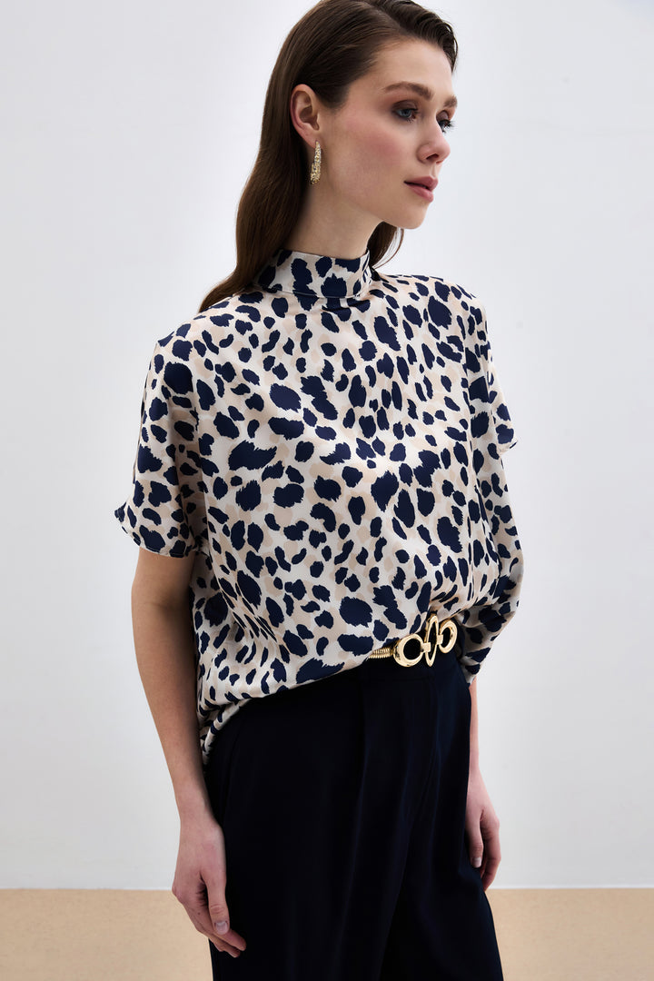 Sateen Blouse ample à manches chauve-souris - Beige-Bleu marine