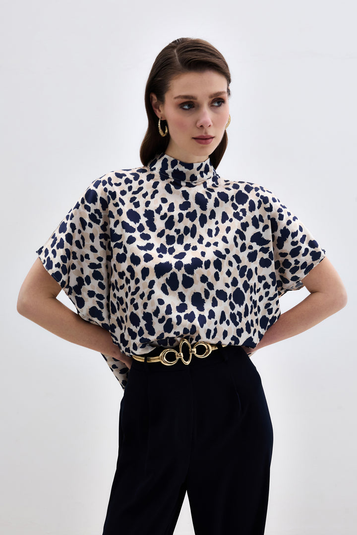 Sateen Blouse ample à manches chauve-souris - Beige-Bleu marine