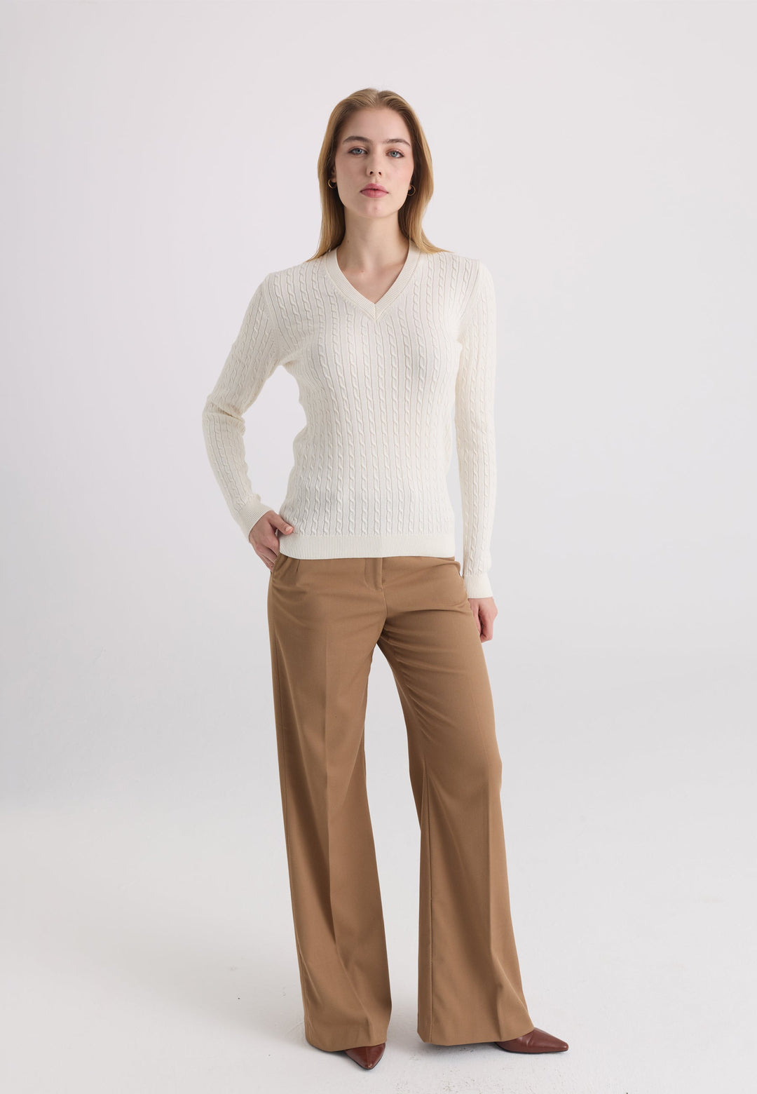 Felix Hardy Pull tricot à col en V pour femme - Écru