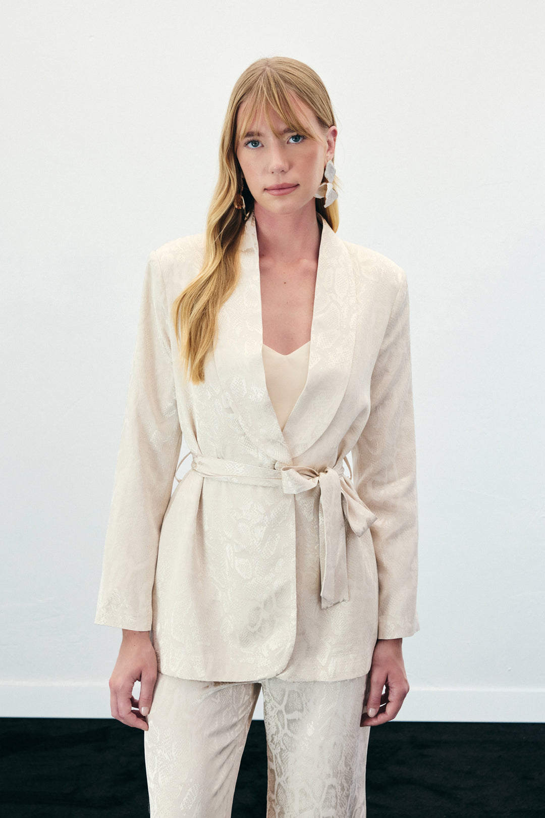 Sateen Veste longue à motif serpent - Beige