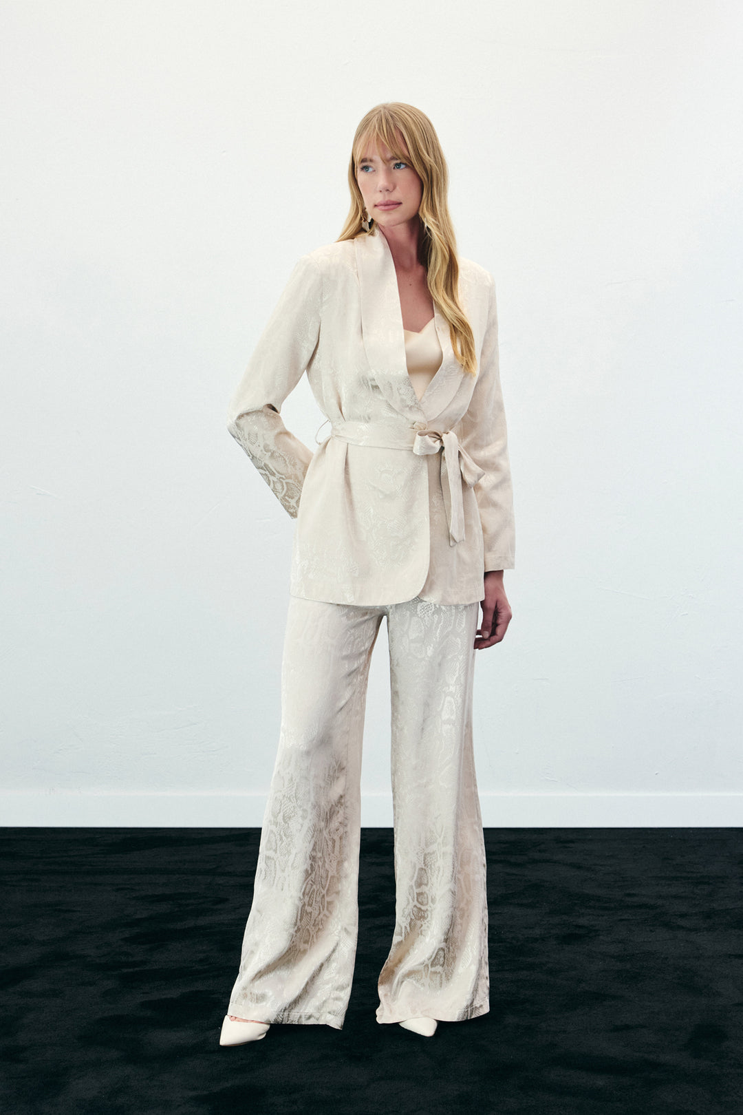 Sateen Veste longue à motif serpent - Beige