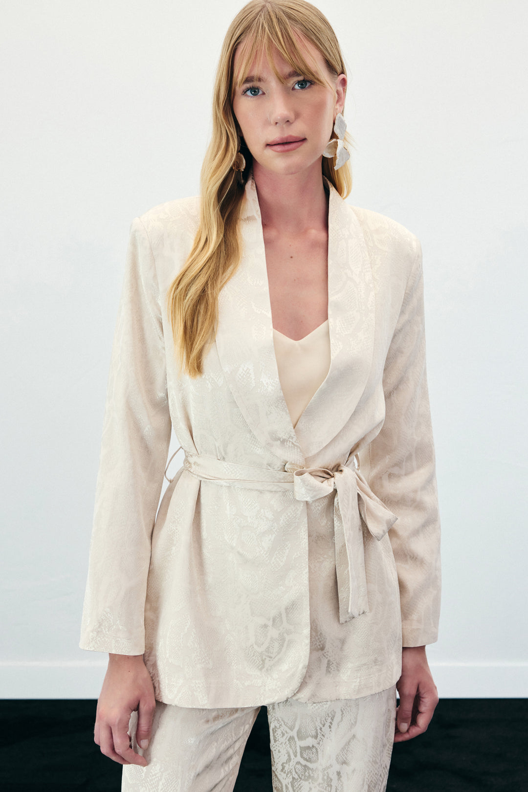 Sateen Veste longue à motif serpent - Beige