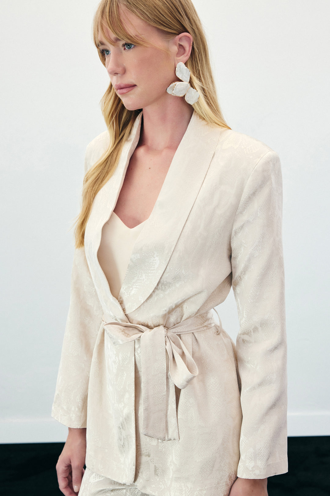 Sateen Veste longue à motif serpent - Beige