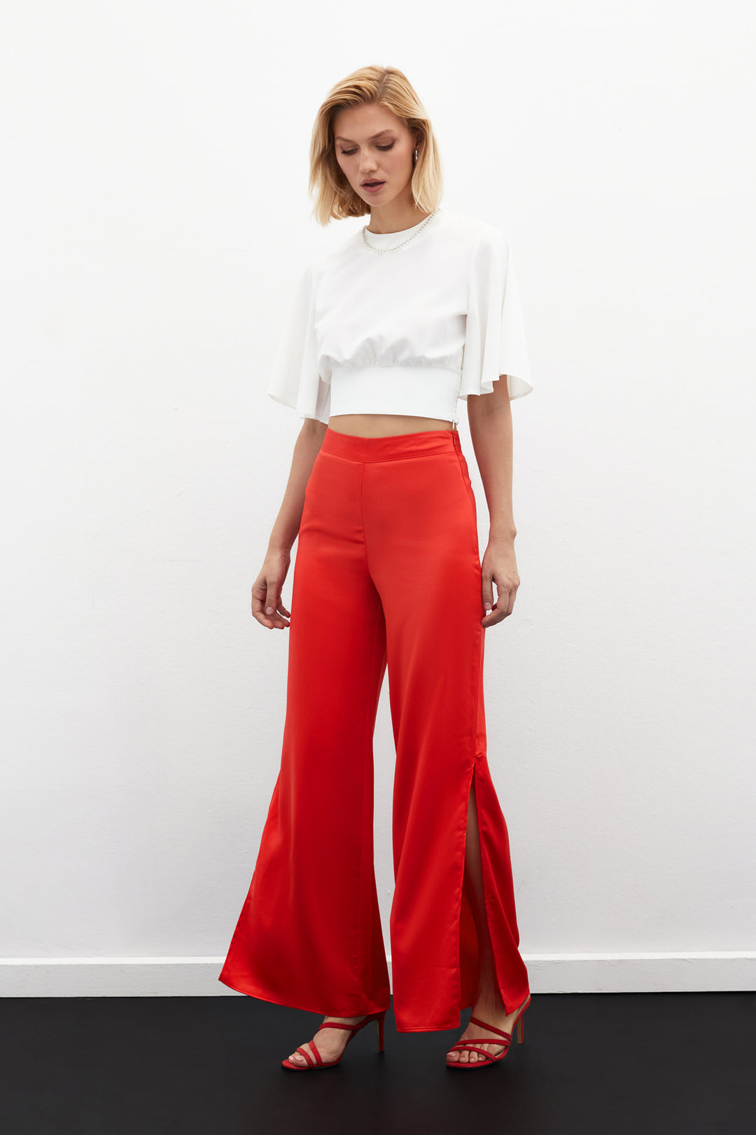 Sateen Pantalon en Satin avec Détail d'Ouverture - Corail