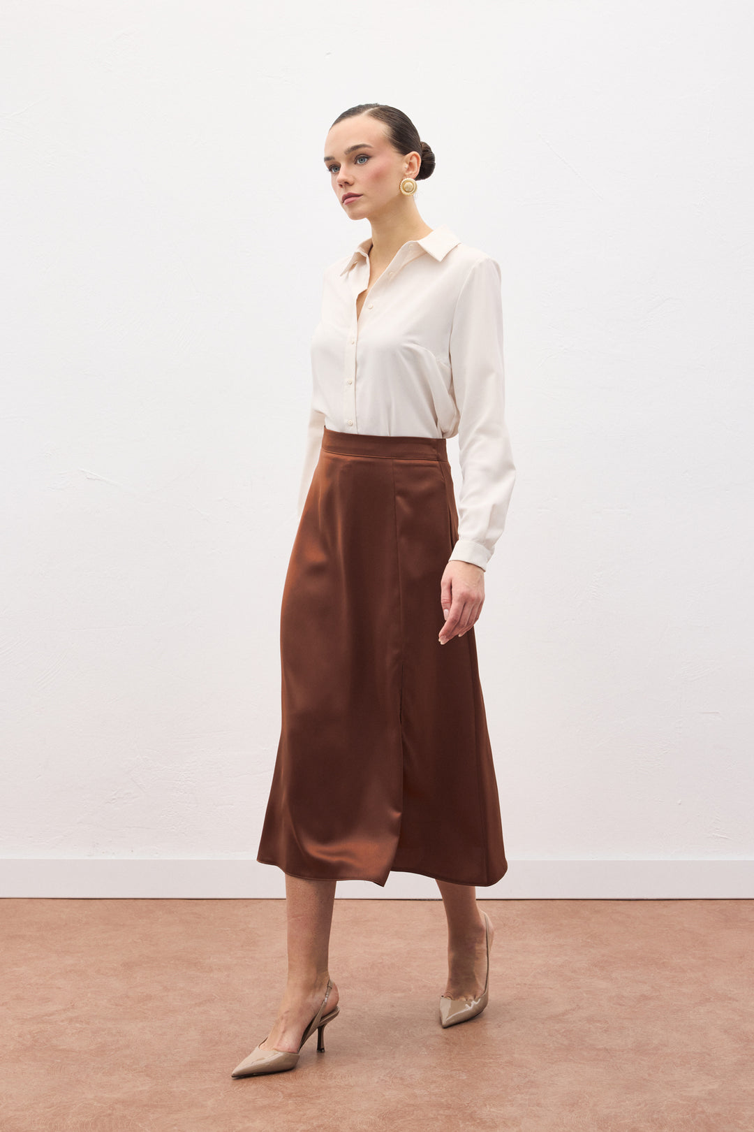 Sateen Jupe en satin fendue - Marron
