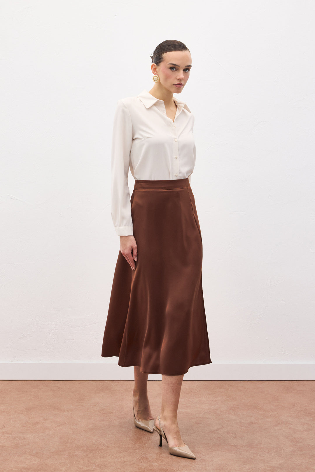 Sateen Jupe en satin fendue - Marron