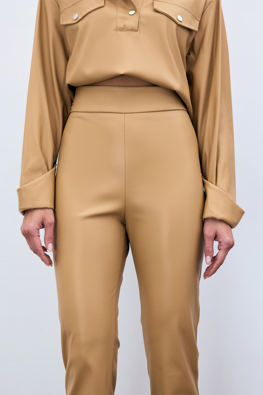 Sateen Pantalon en Cuir Taille Haute - Beige