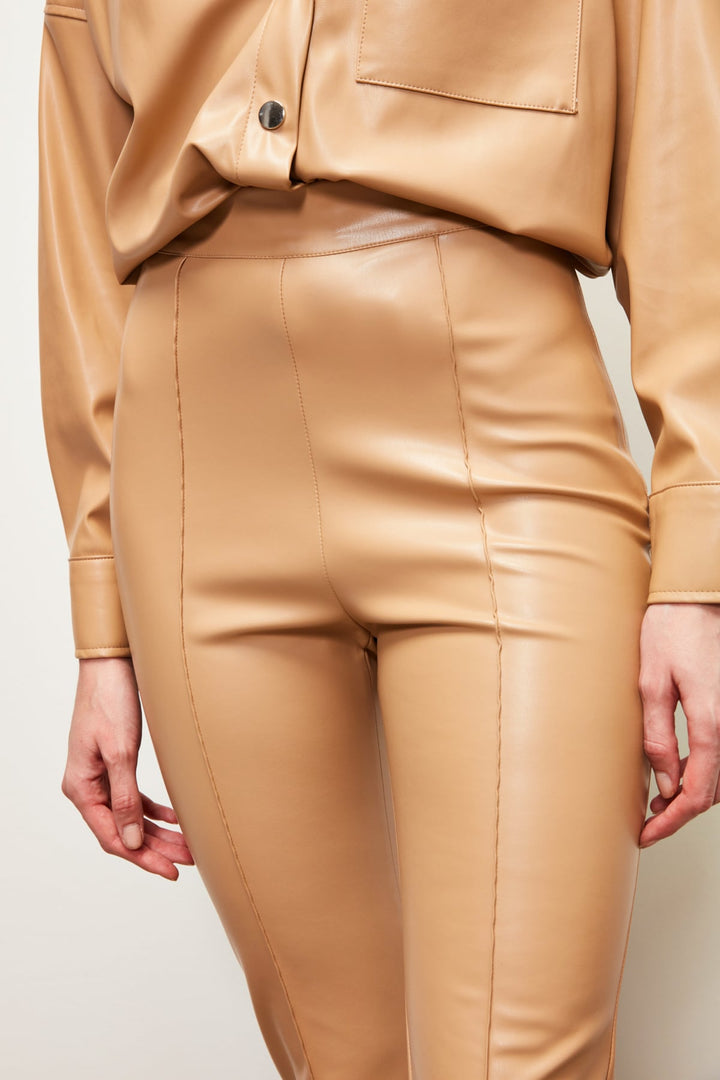 Sateen Pantalon en cuir taille haute - Beige