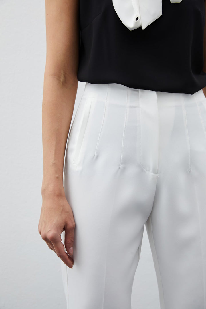 Sateen Pantalon Taille Haute à Pince - Écru
