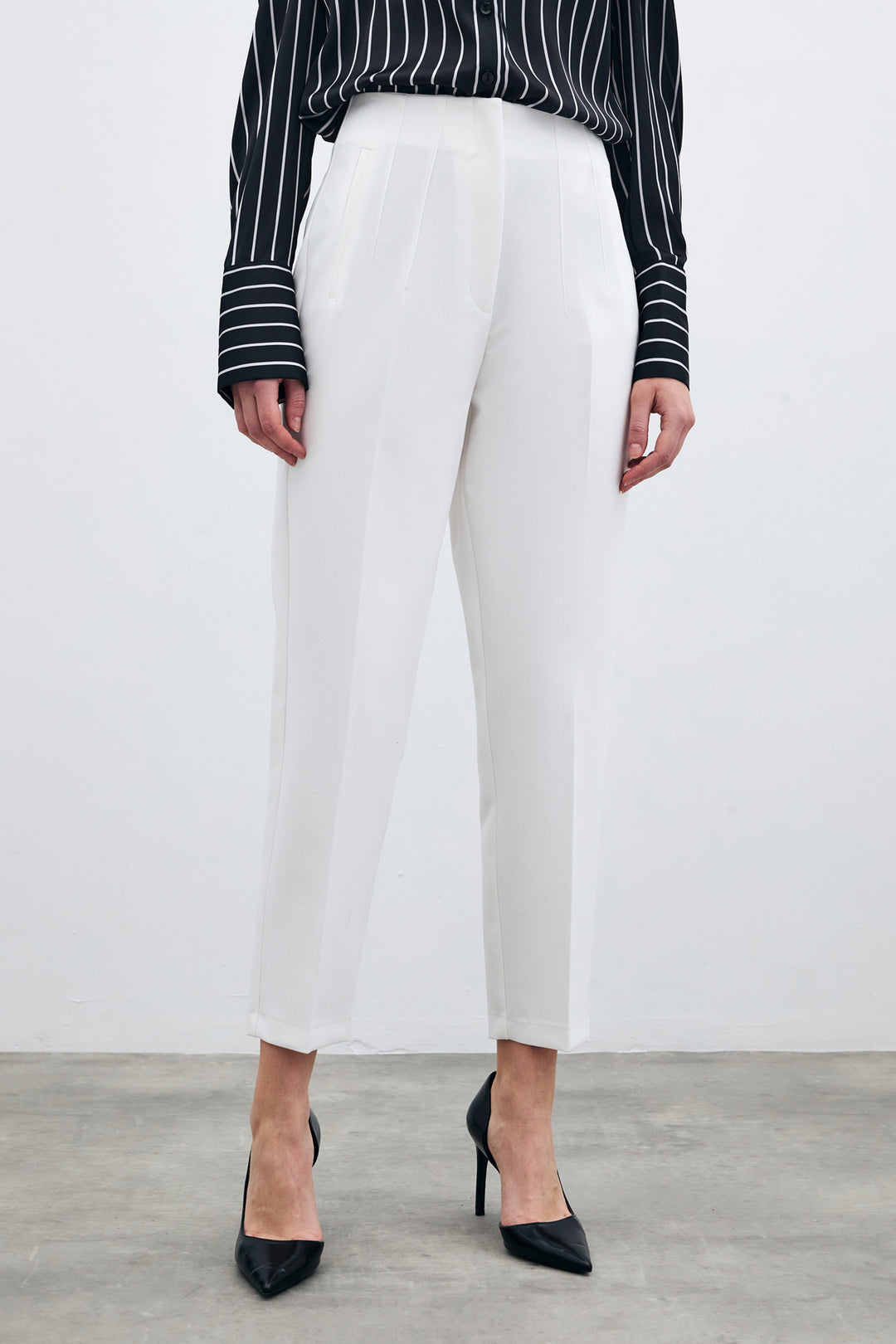 Sateen Pantalon taille haute avec plis - Écru