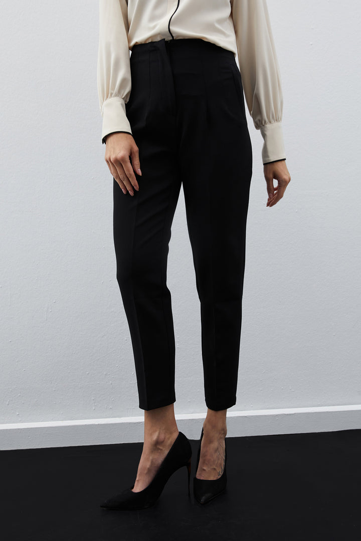 Sateen Pantalon Taille Haute à Pince - Noir