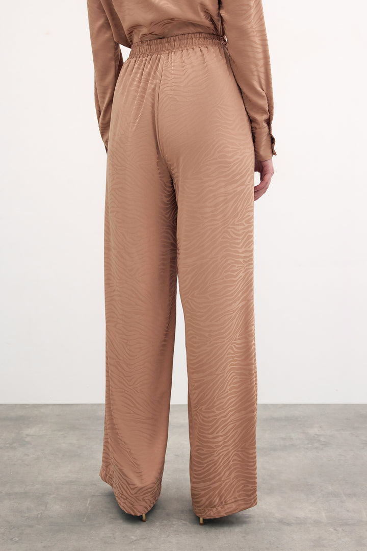 Sateen Pantalon ample à motif zèbre - camel