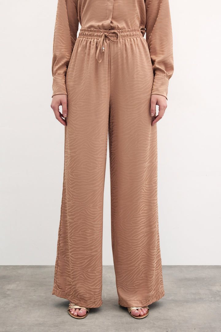 Sateen Pantalon ample à motif zèbre - camel